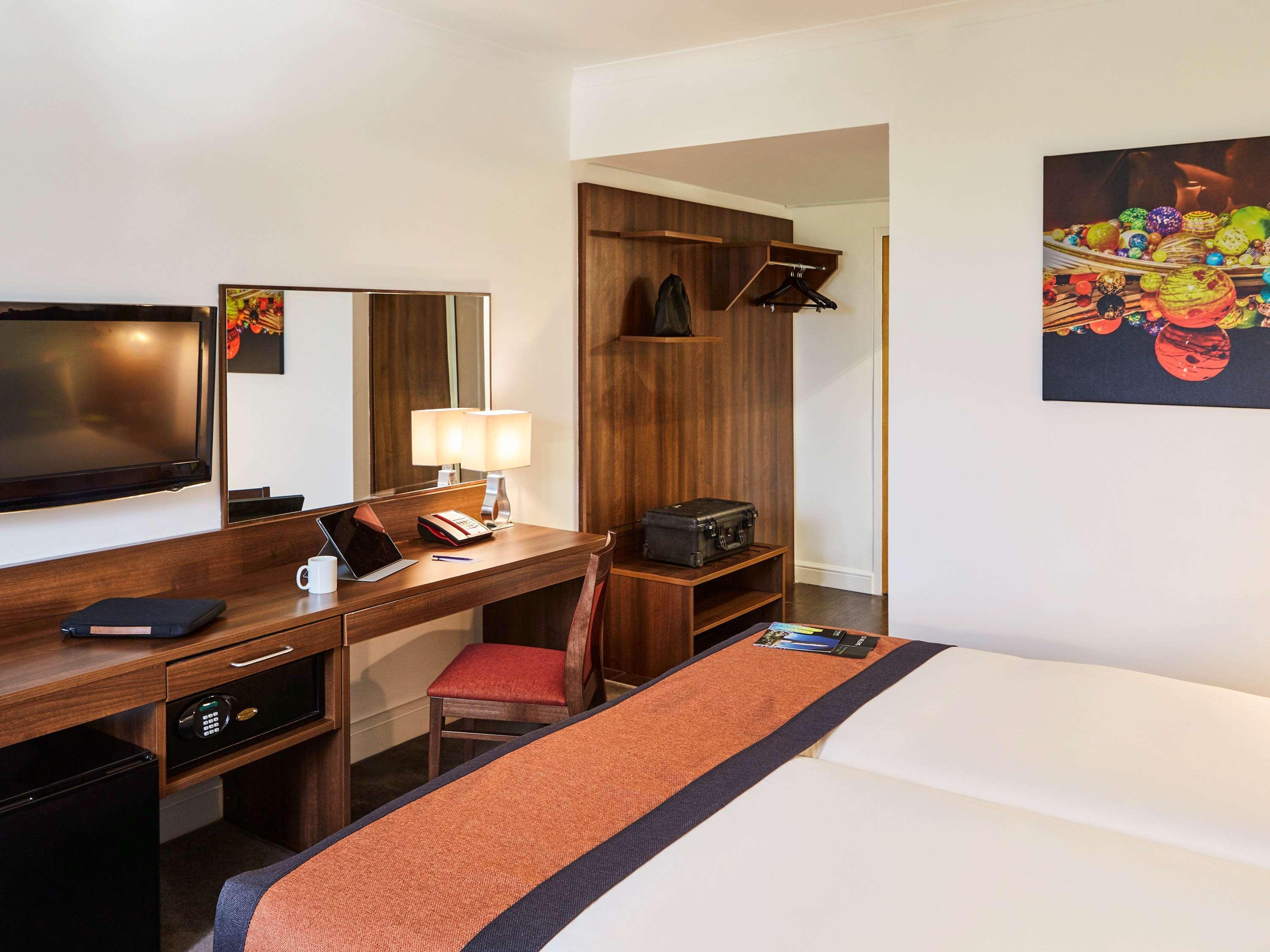 Mercure St Helens St Helens  Екстериор снимка