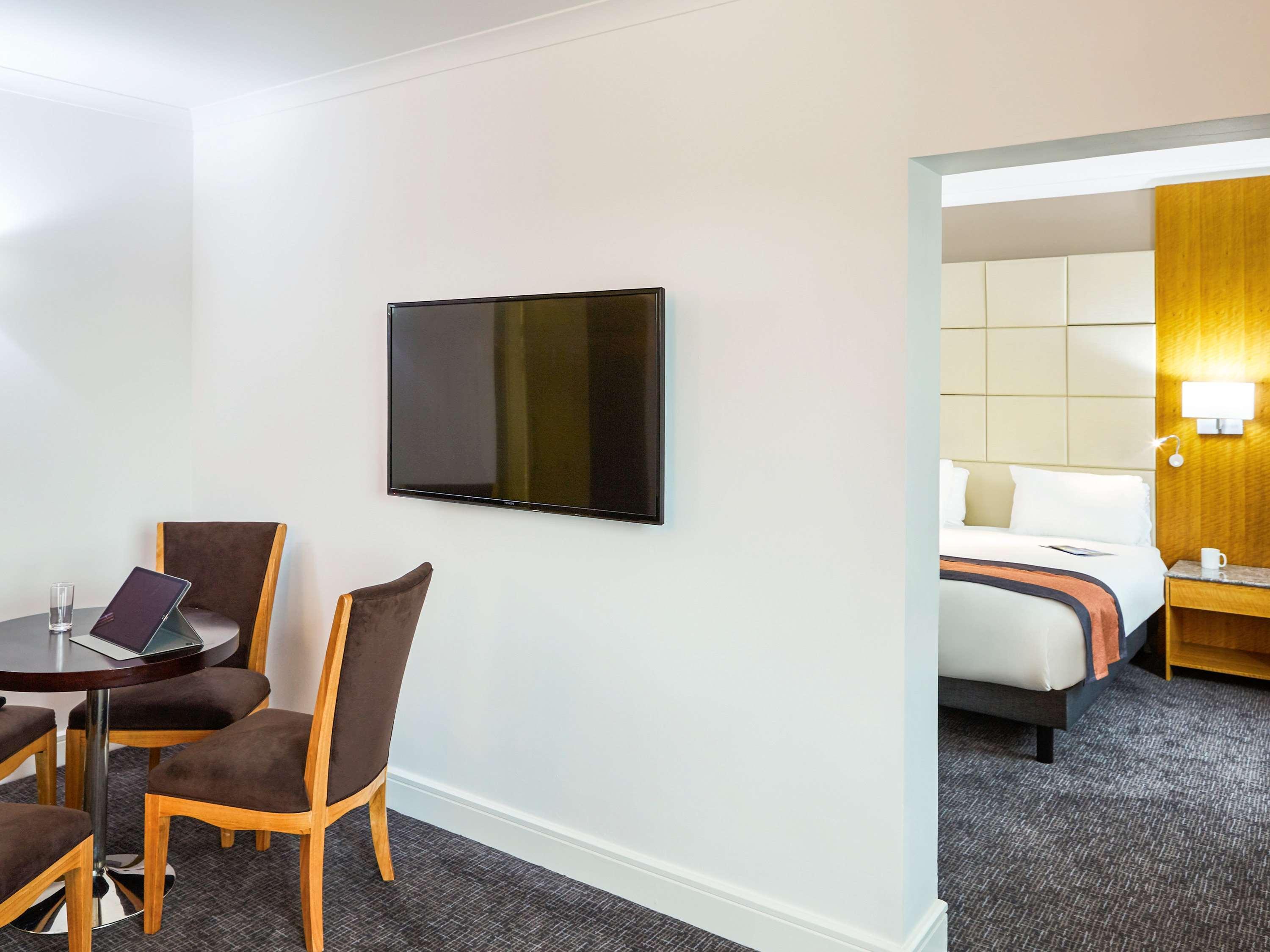 Mercure St Helens St Helens  Екстериор снимка