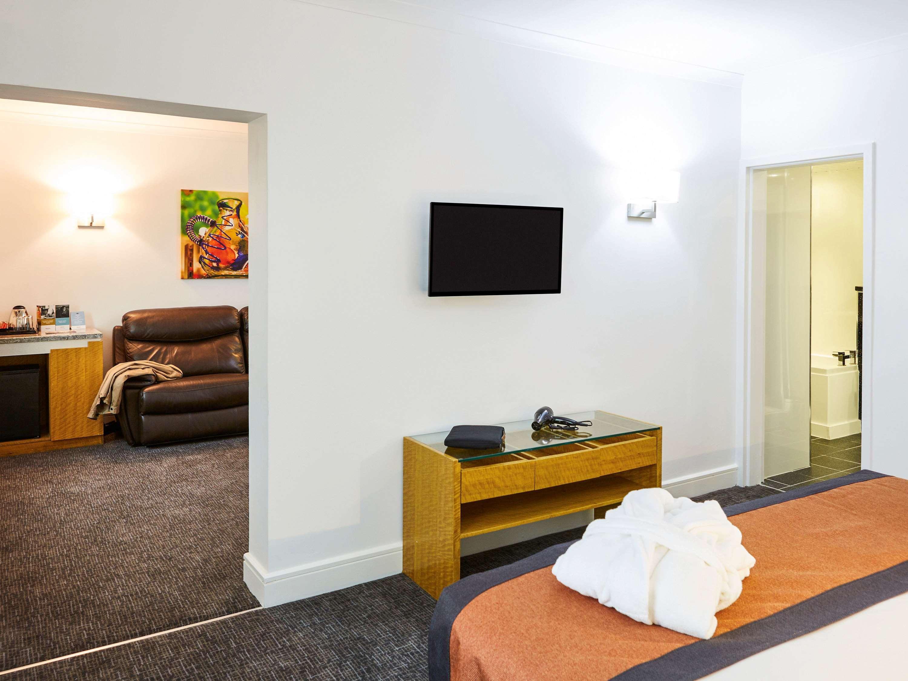 Mercure St Helens St Helens  Екстериор снимка