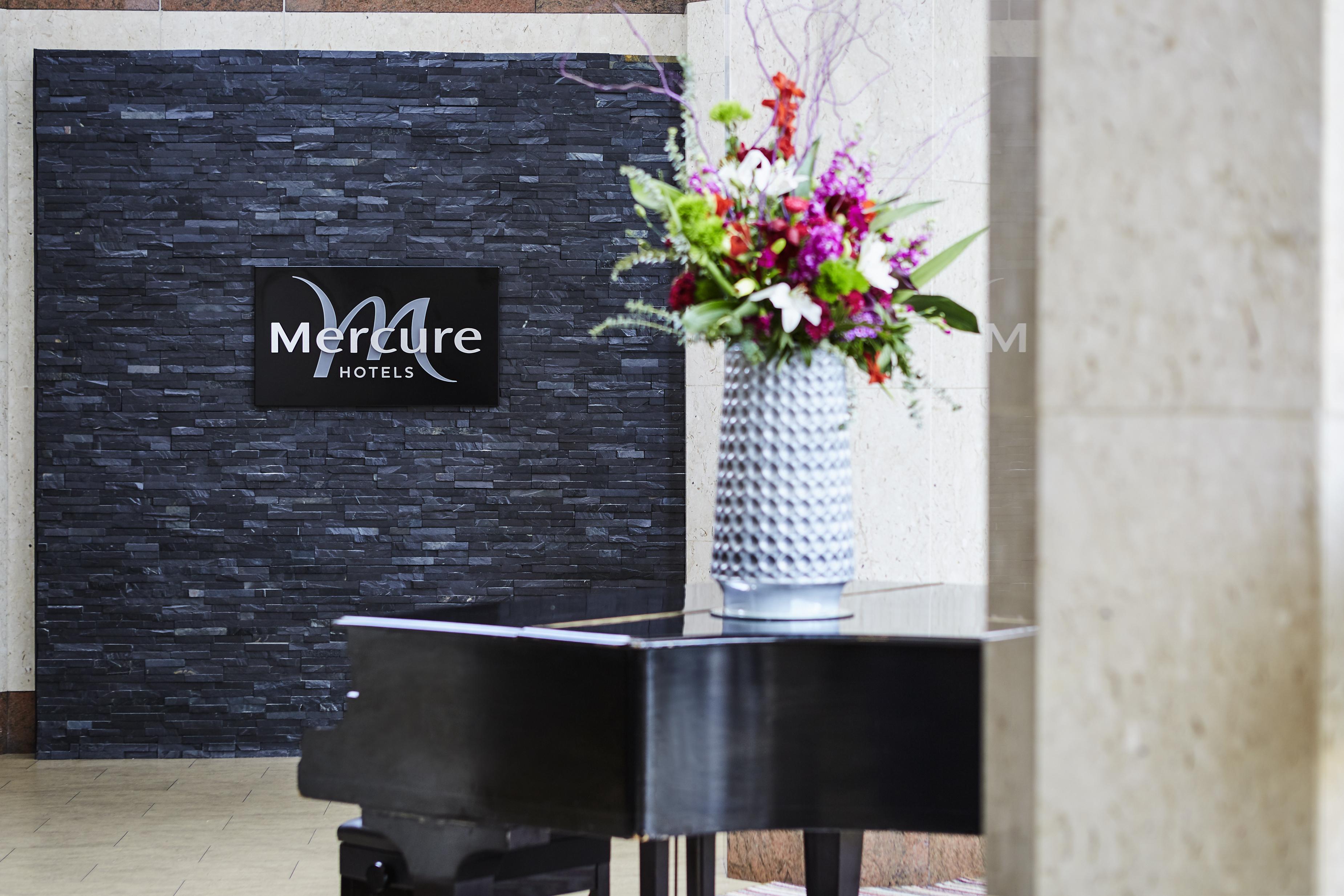Mercure St Helens St Helens  Екстериор снимка
