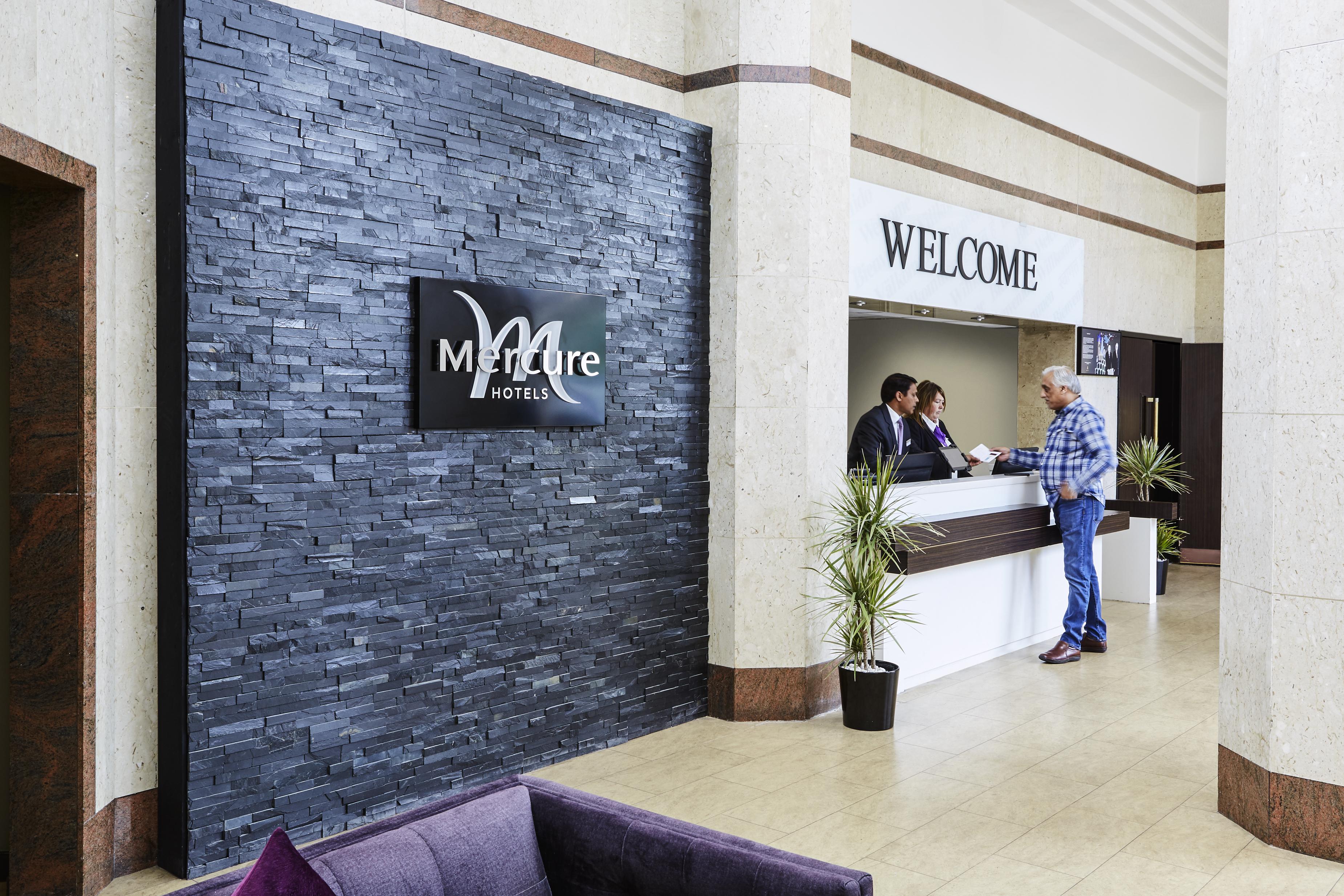 Mercure St Helens St Helens  Екстериор снимка