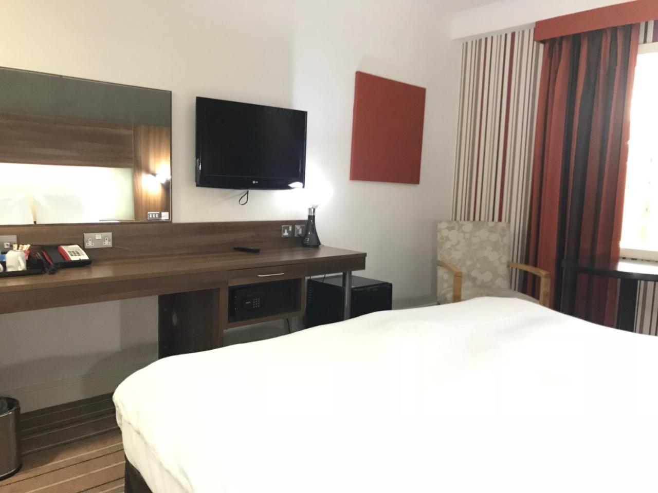 Mercure St Helens St Helens  Екстериор снимка