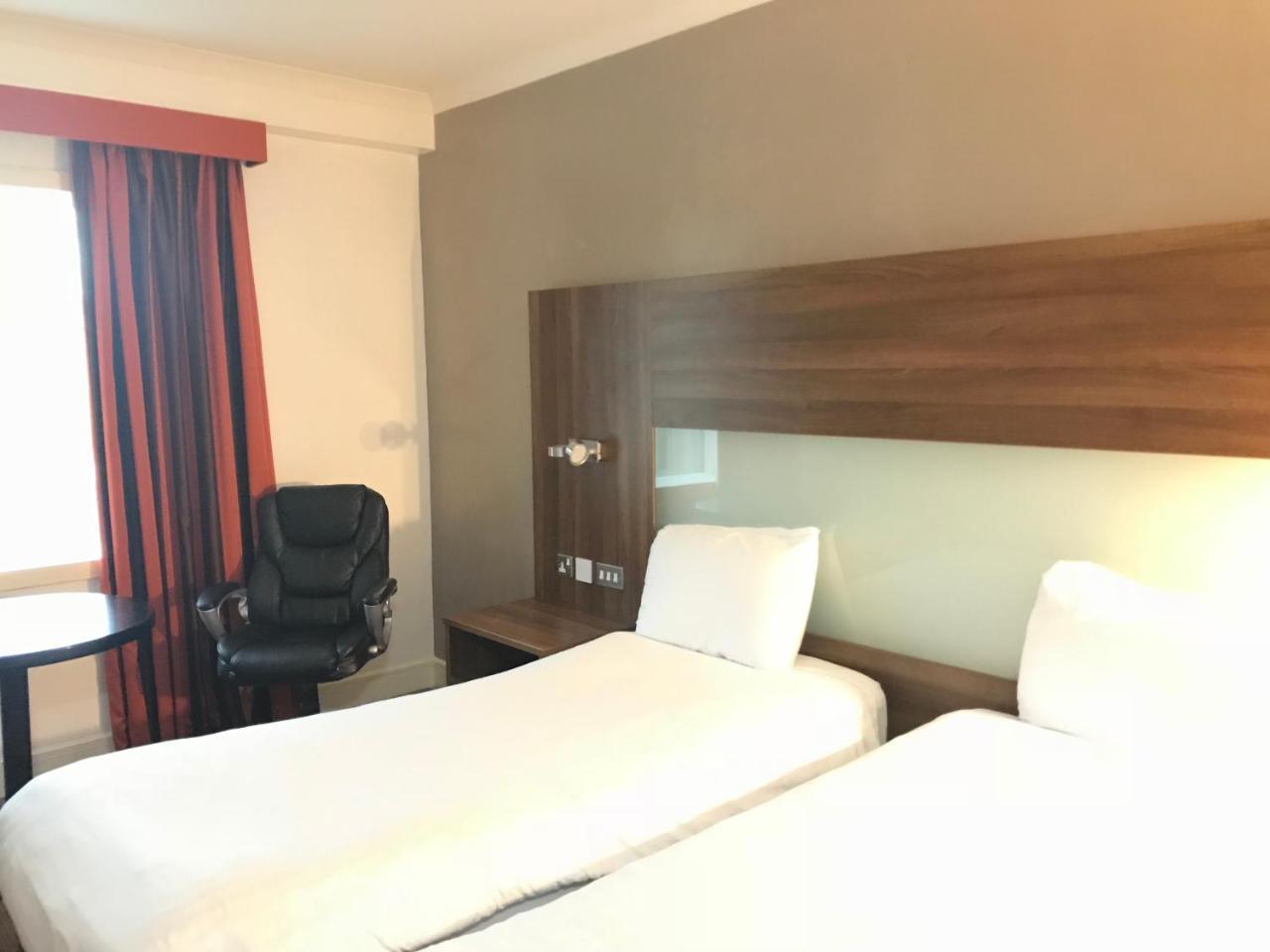 Mercure St Helens St Helens  Екстериор снимка