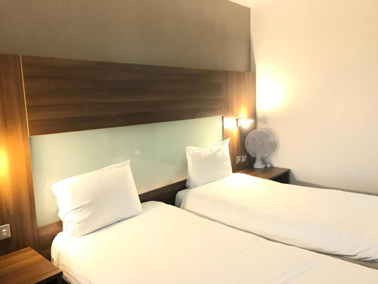 Mercure St Helens St Helens  Екстериор снимка