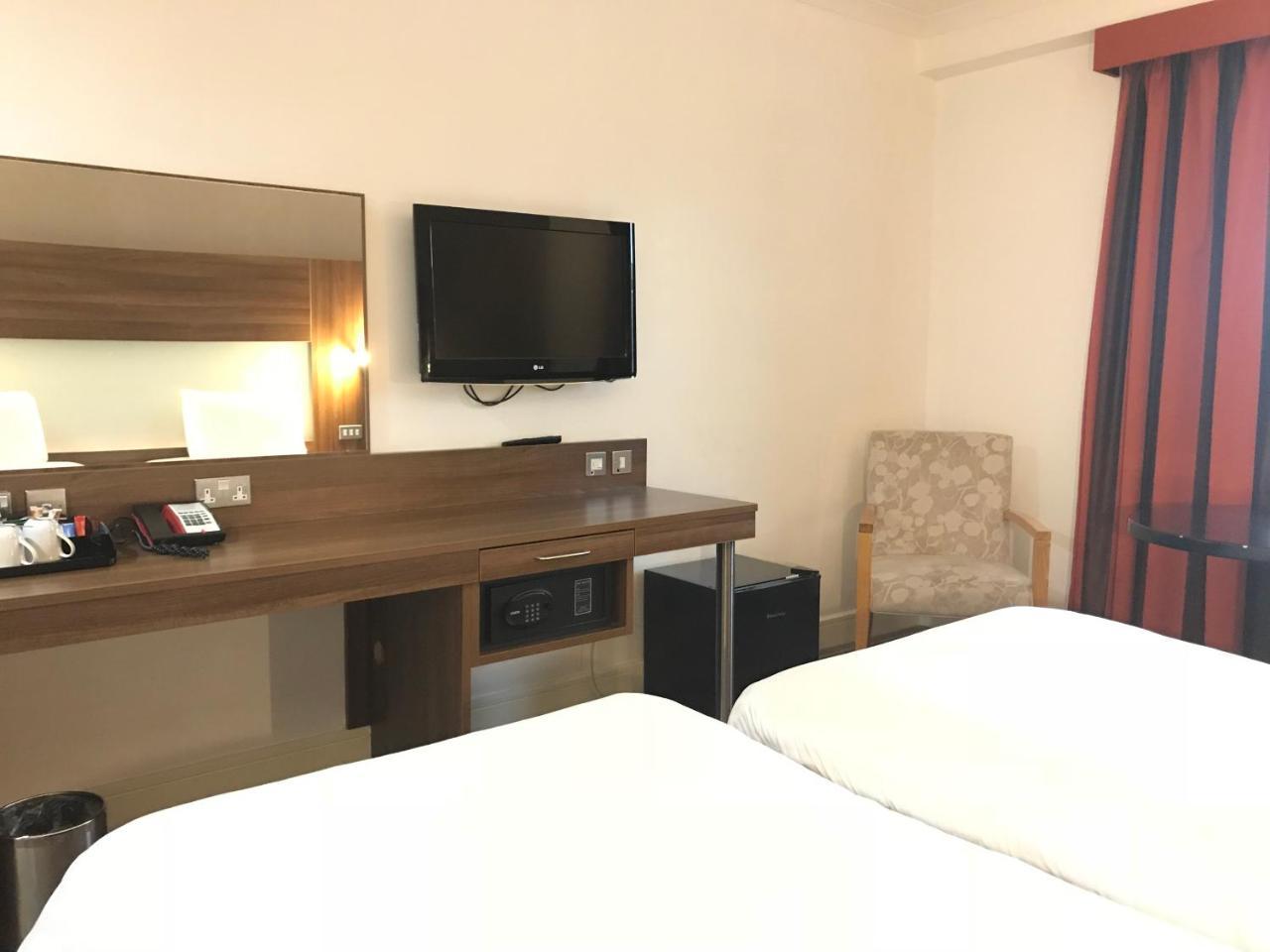 Mercure St Helens St Helens  Екстериор снимка