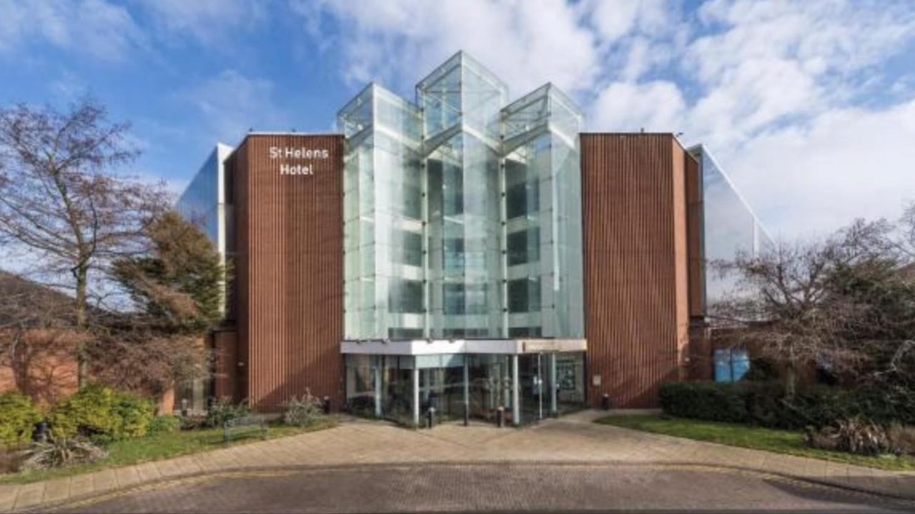Mercure St Helens St Helens  Екстериор снимка